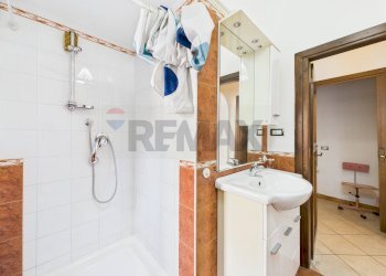 Bagno - Two-room apartment Piazza Pietro Cammerinesi
 
6, Formello - photo 18