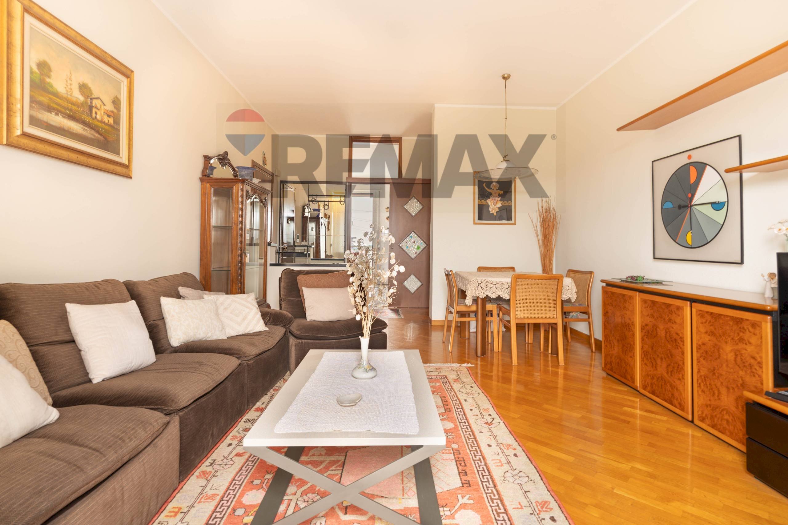 Sala da pranzo - Three-room apartment VIA SABOTINO
 
6, Brugherio - photo 1