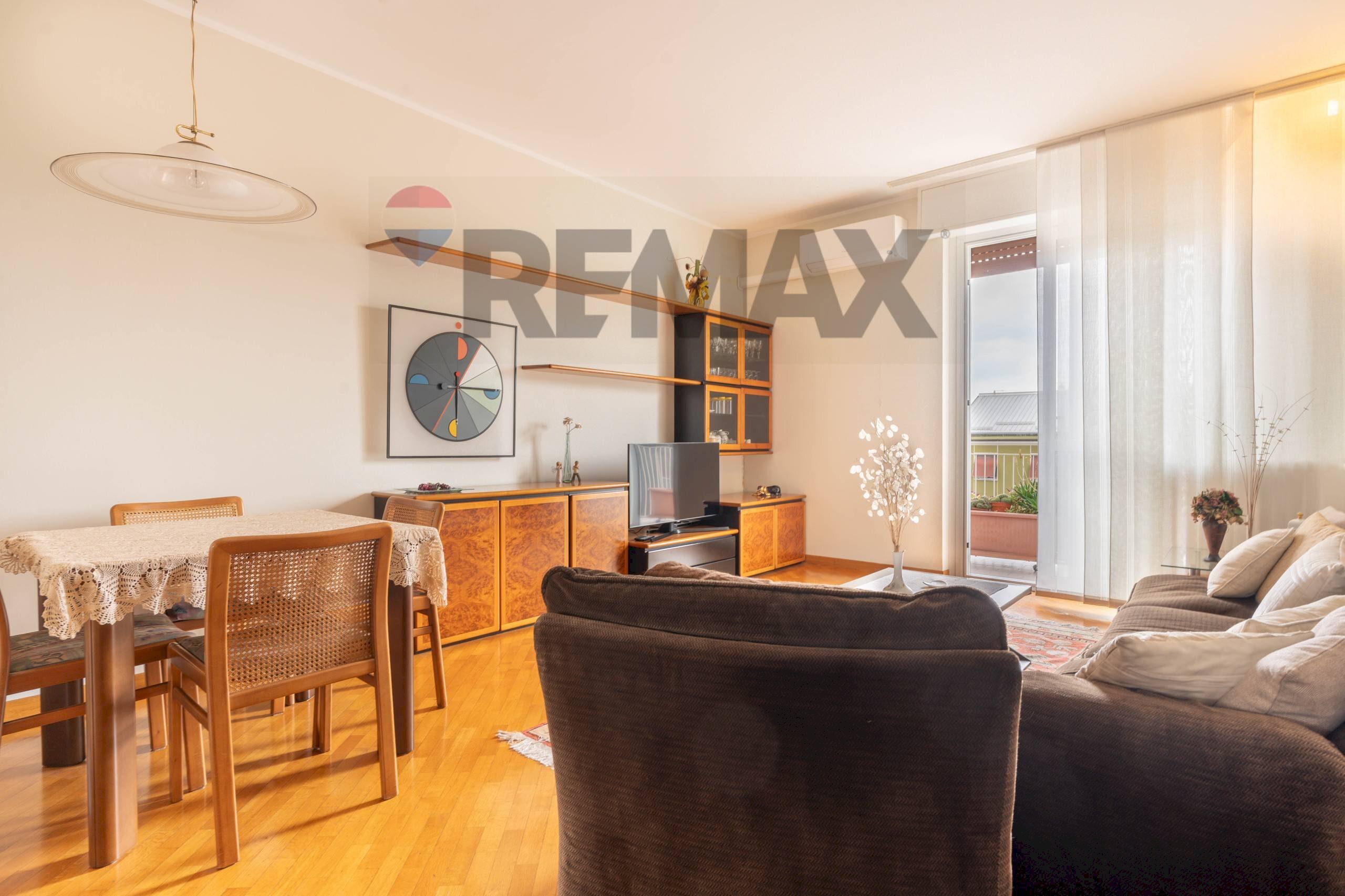 Sala da pranzo - Three-room apartment VIA SABOTINO
6, Brugherio - photo 3