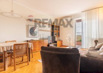 Sala da pranzo - Trilocale VIA SABOTINO
 
6, Brugherio - foto 3