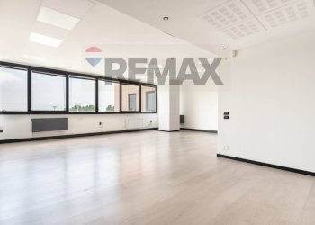 Stanza vuota - Ufficio Viale Bortolomeo Colleoni
 
25, Agrate Brianza - foto 11