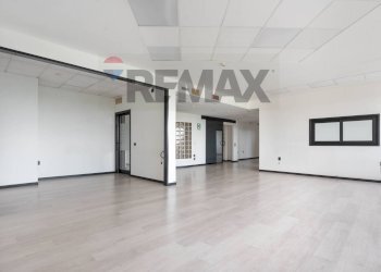 Stanza vuota - Ufficio Viale Bortolomeo Colleoni
 
25, Agrate Brianza - foto 17