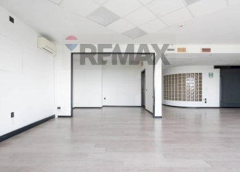 Stanza vuota - Ufficio Viale Bortolomeo Colleoni
 
25, Agrate Brianza - foto 18