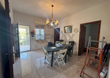 Sala da pranzo - Villa Via Della Zagara
 
12, Misilmeri - photo 30