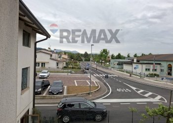 Edificio all\'aperto - Semi-detached house Via Presti
 
41 43 45 39 A, Moriago della Battaglia - photo 7