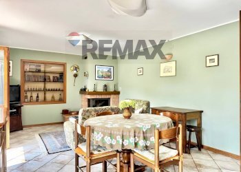Sala da pranzo - Quadrilocale Via Canderietta
14, Casina - foto 3