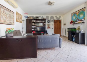 Soggiorno - Appartamento Via San Pio X
 
35/B, Cassano Magnago - foto 5