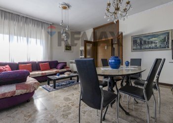 Sala da pranzo - Casa semi indipendente Via Bassano del Grappa
 
6, Lonate Pozzolo - foto 12