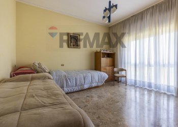 Camera / camera da letto - Casa semi indipendente Via Bassano del Grappa
 
6, Lonate Pozzolo - foto 26