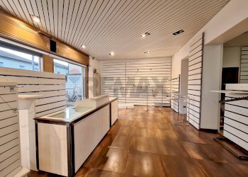 Ricezione / Lobby - Commercial Premises VIA CAVOUR
20, Castronno - photo 6
