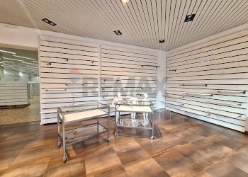 Sala da pranzo - Commercial Premises VIA CAVOUR
20, Castronno - photo 7