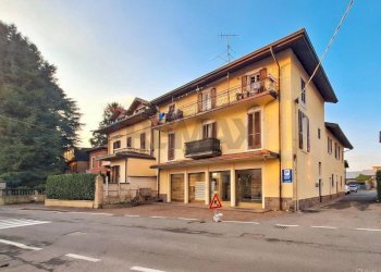 Edificio all\'aperto - Commercial Premises VIA CAVOUR
20, Castronno - photo 1
