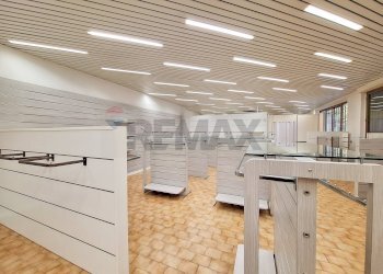 Cucina - Commercial Premises VIA CAVOUR
20, Castronno - photo 6