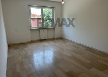 Stanza vuota - Trilocale Viale Vittorio Veneto
 
9, Gallarate - foto 3