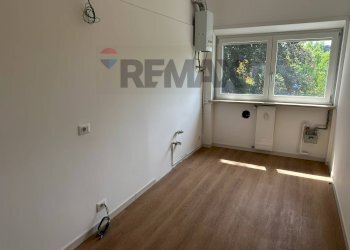 Stanza vuota - Trilocale Viale Vittorio Veneto
 
9, Gallarate - foto 7