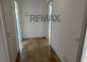 Hall / corridoio - Trilocale Viale Vittorio Veneto
 
9, Gallarate - foto 8