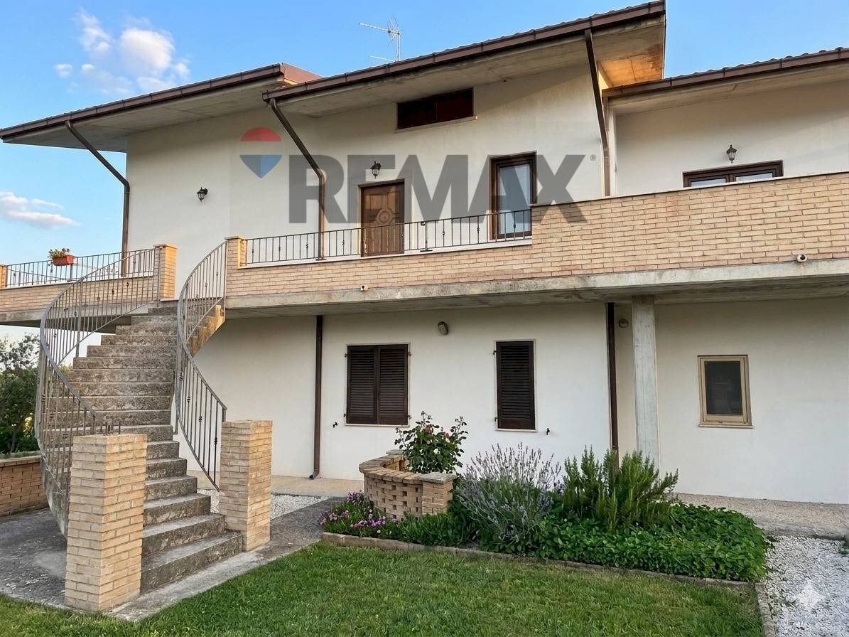 Casa all\'aperto - Casa semi indipendente Via Paduli
 
5, Lettomanoppello - foto 1