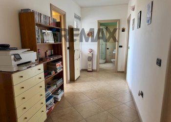 Hall / corridoio - Semi-detached house Via Paduli
 
5, Lettomanoppello - photo 17