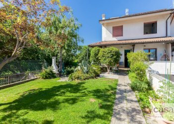 Foto 1 - Semi-detached house Via Leonardo Da Vinci
 
40, Caronno Varesino - photo 1