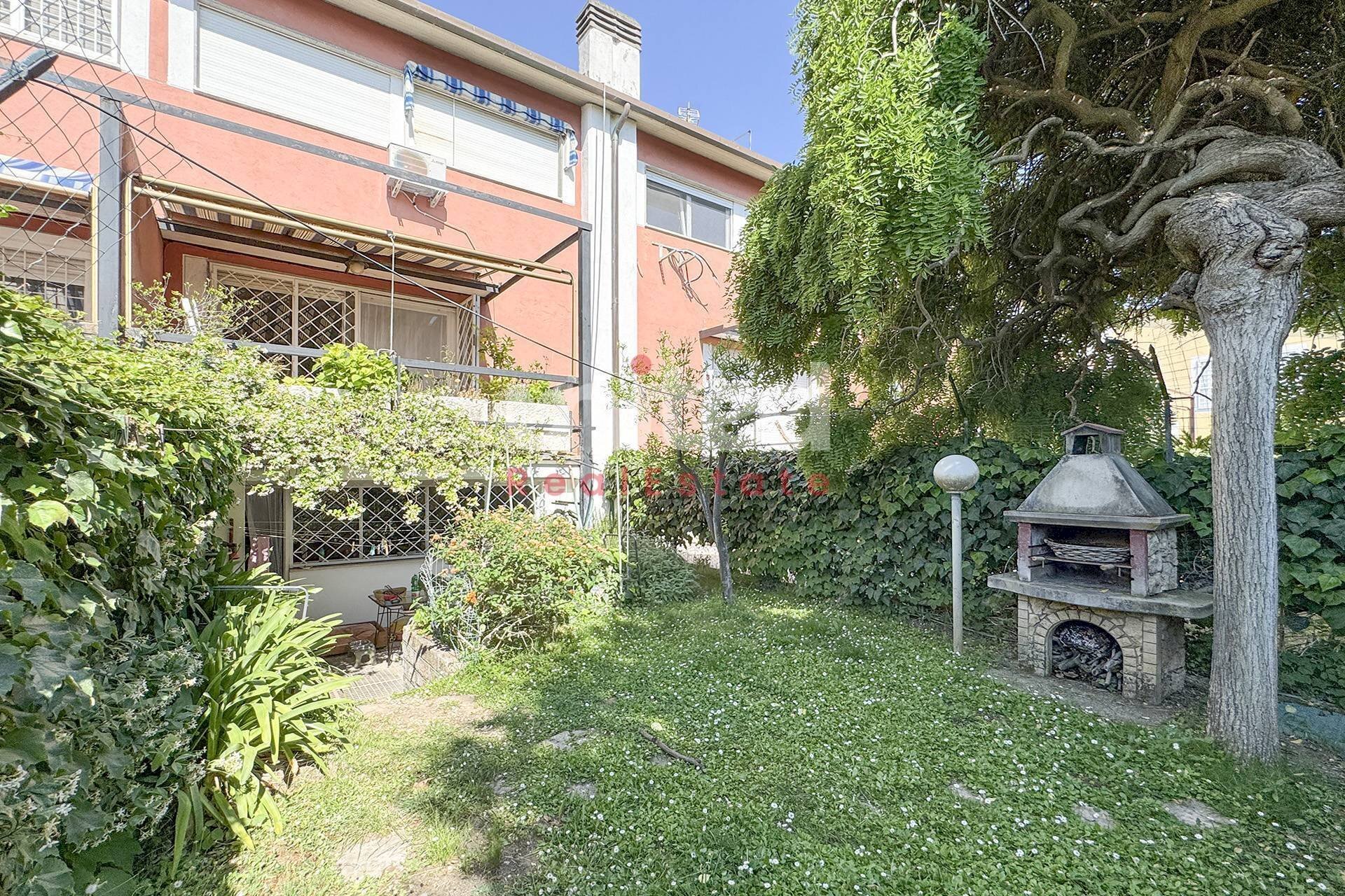 Foto 2 - Villa Viale Gorgia Di Leontini
330, Roma - photo 2