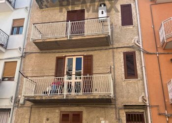 Edificio all\'aperto - Casa indipendente Corso dei Mille
 
14, Marineo - foto 2