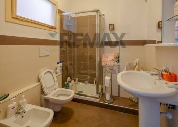 Bagno - Three-room apartment Via Giovan Battista Trevisani
 
144, Bari - photo 7