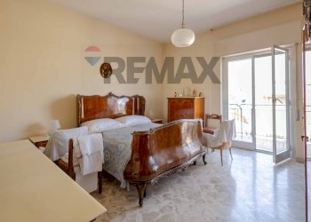 Camera / camera da letto - Three-room apartment Via Principe Amedeo
 
380, Bari - photo 10