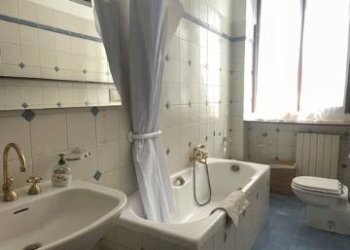 Bagno - Two-room apartment via Molino delle Armi, 13, Milano (neighborhood Ticinese) - photo 14