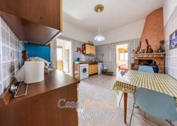 Cucina - Casa indipendente via Giuseppe Grassi, Sannicola - foto 5