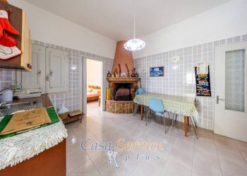 Cucina - Casa indipendente via Giuseppe Grassi, Sannicola - foto 9