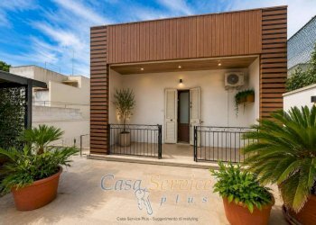 Facciata - Casa indipendente via Giuseppe Grassi, Sannicola - foto 10