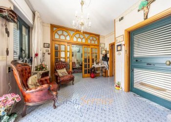 Stanza arredata - Attico via Roberto d'Angiò, Gallipoli - foto 13
