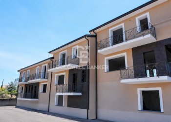Foto 1 - Villa a Schiera via Mons.  Pennisi angolo via della resistenza, Pedara - foto 1