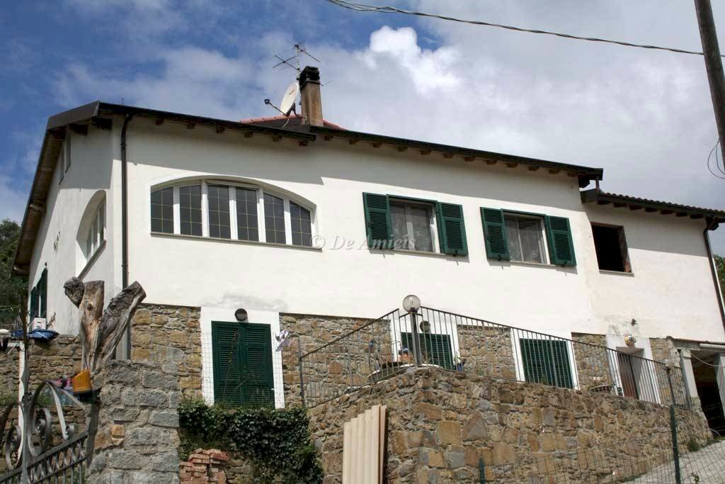 Facciata - Villa via Monsignore B. Tornatore, Dolceacqua - foto 1