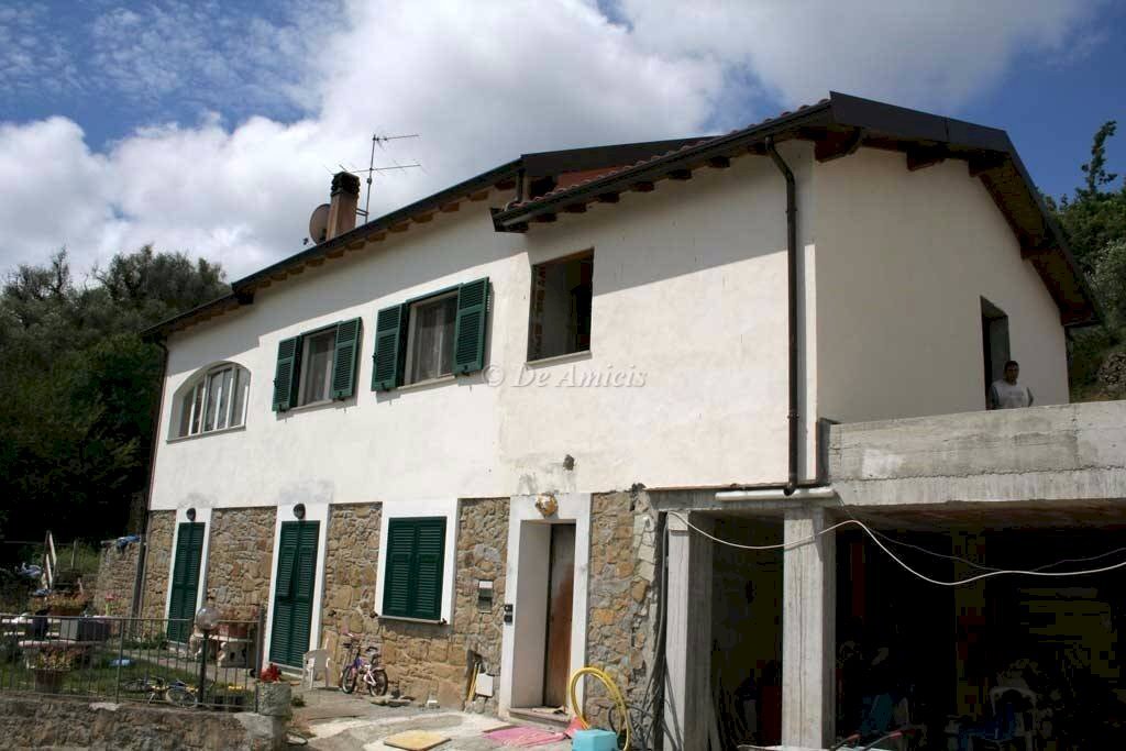 Facciata - Villa via Monsignore B. Tornatore, Dolceacqua - foto 2