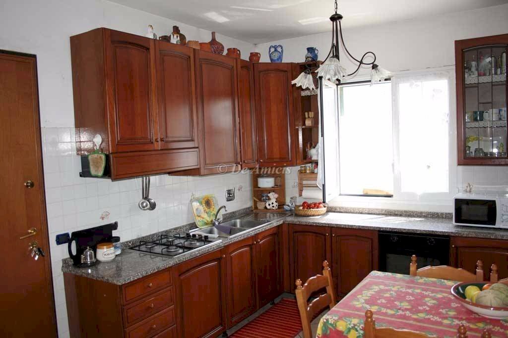 Cucina - Villa via Monsignore B. Tornatore, Dolceacqua - foto 3