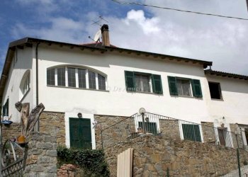 Facciata - Villa via Monsignore B. Tornatore, Dolceacqua - foto 1