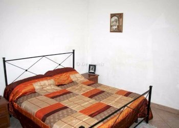 Camera da letto - Villa via Monsignore B. Tornatore, Dolceacqua - foto 13