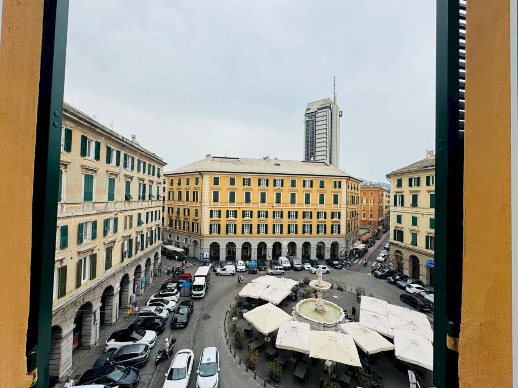 Vista - Bilocale piazza Donato Colombo, Genova (zona Centro) - foto 1