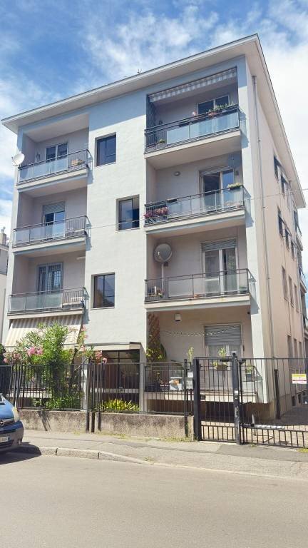 Facciata - Apartment via Emilio Borsa, 37, Monza - photo 3