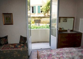 Camera da letto - Trilocale via Antonio Caveri, 8, Genova (zona Sampierdarena) - foto 7