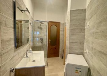 Bagno - Bilocale via Benevento, 20/1, Torino (zona Vanchiglietta) - foto 7