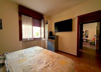 Camera da letto - Two-room apartment via Ferdinando Magellano, Parma - photo 8