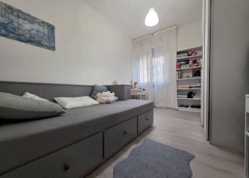 Camera da letto - Trilocale viale Partigiani d'Italia, Parma - foto 4