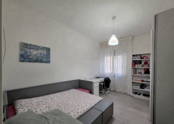 Camera da letto - Trilocale viale Partigiani d'Italia, Parma - foto 10