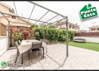 Giardino - Villa a Schiera strada di Paterno, 49, Tivoli - foto 1