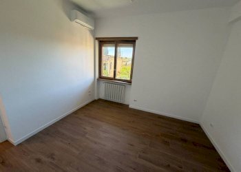 Camera da letto - Two-room apartment via Minerbio, 82, Roma - photo 24