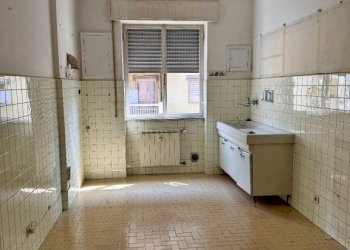 Lavanderia - Trilocale Lungobisagno Dalmazia, 61, Genova (zona Staglieno) - foto 2