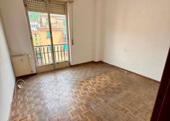 Camera da letto - Trilocale Lungobisagno Dalmazia, 61, Genova (zona Staglieno) - foto 17
