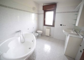 Bagno - Three-room apartment via Cascina Bertacca, 2, Bubbiano - photo 21